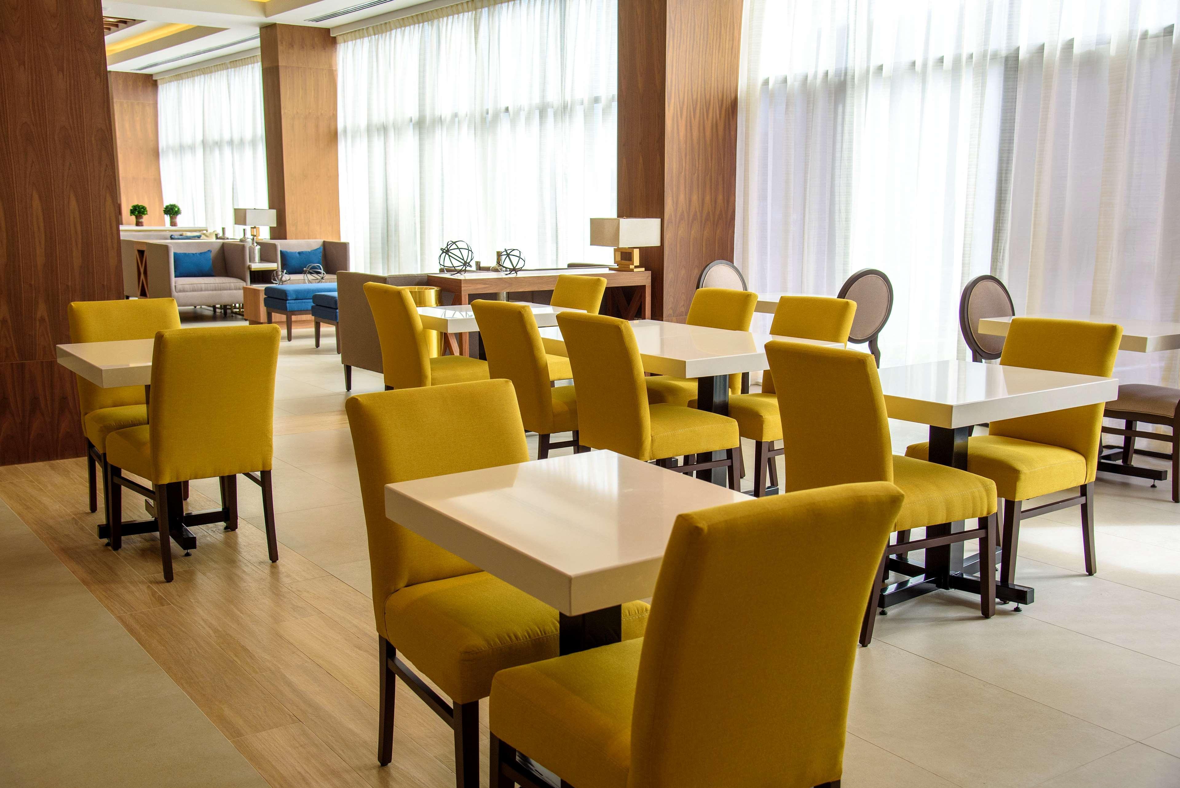 Hampton Inn Piedras Negras Exteriör bild