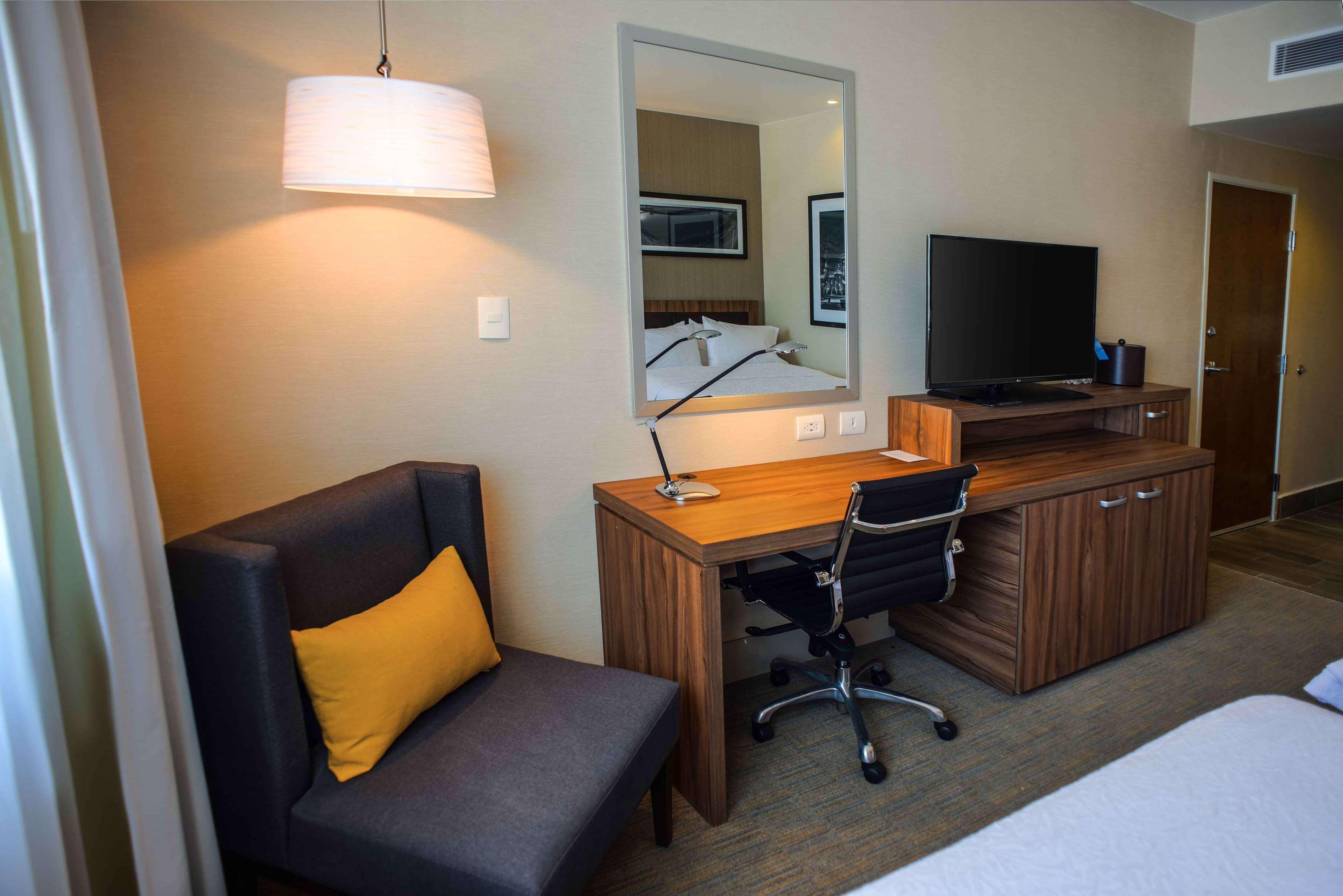 Hampton Inn Piedras Negras Exteriör bild