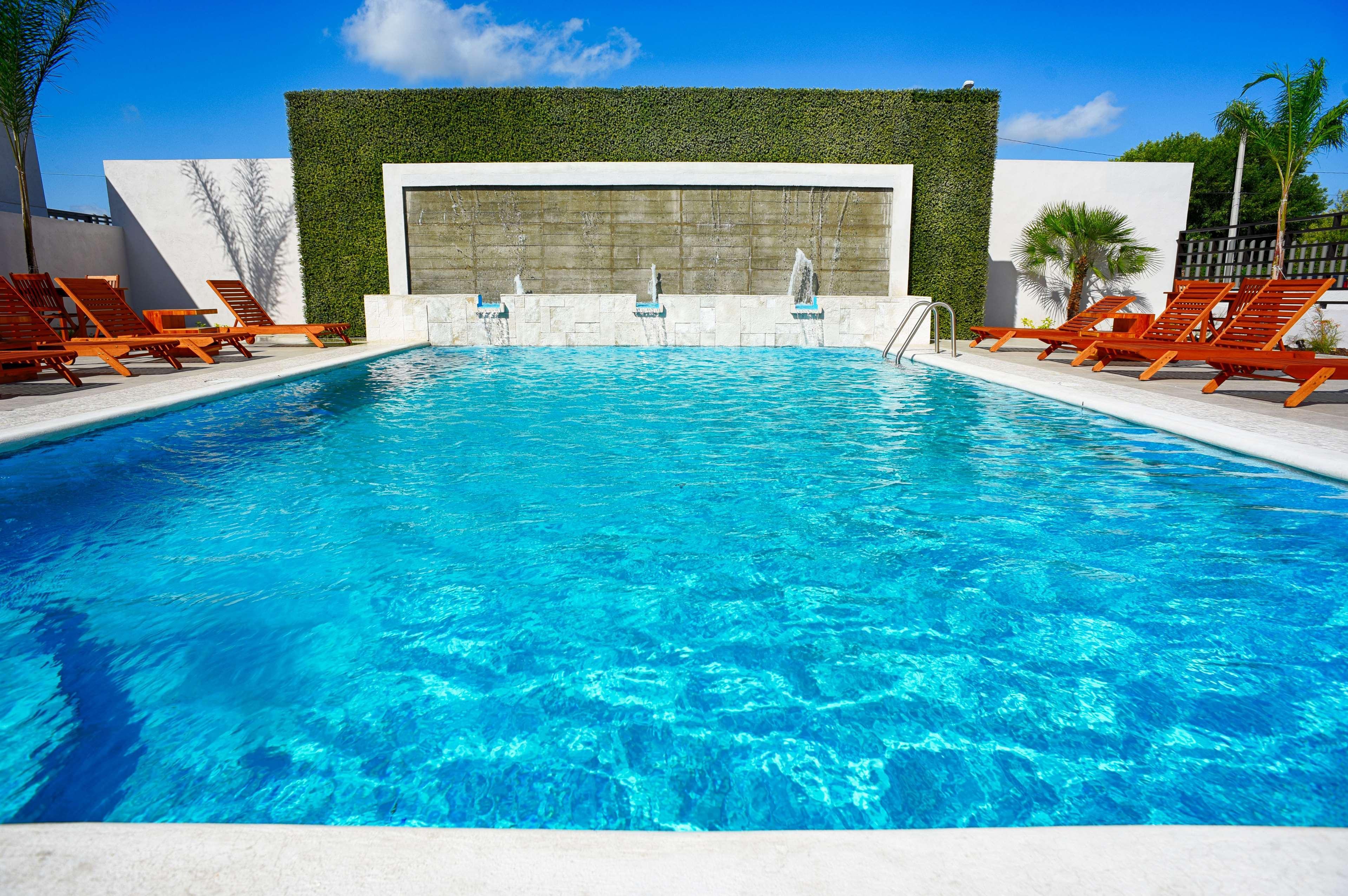 Hampton Inn Piedras Negras Exteriör bild