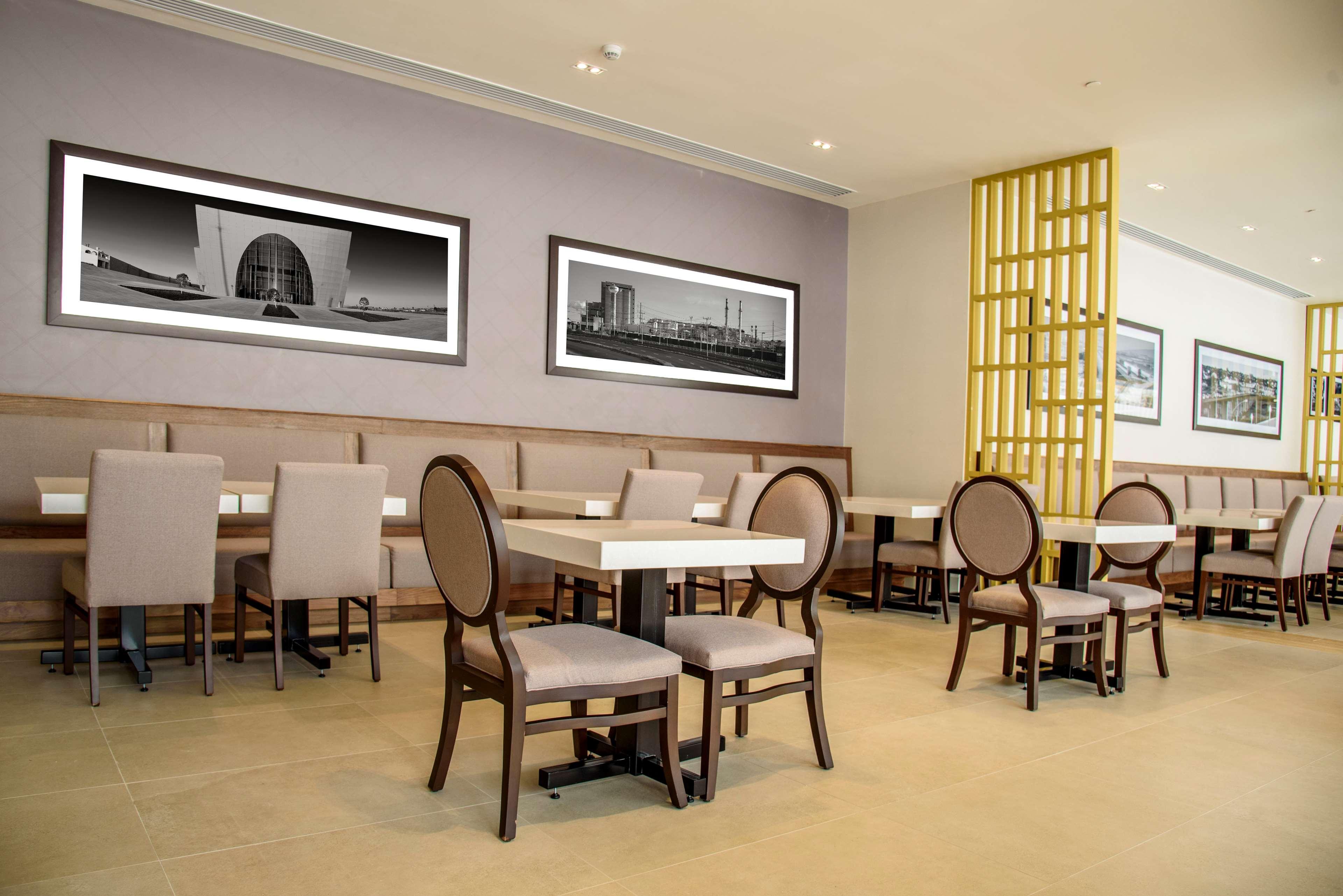 Hampton Inn Piedras Negras Exteriör bild