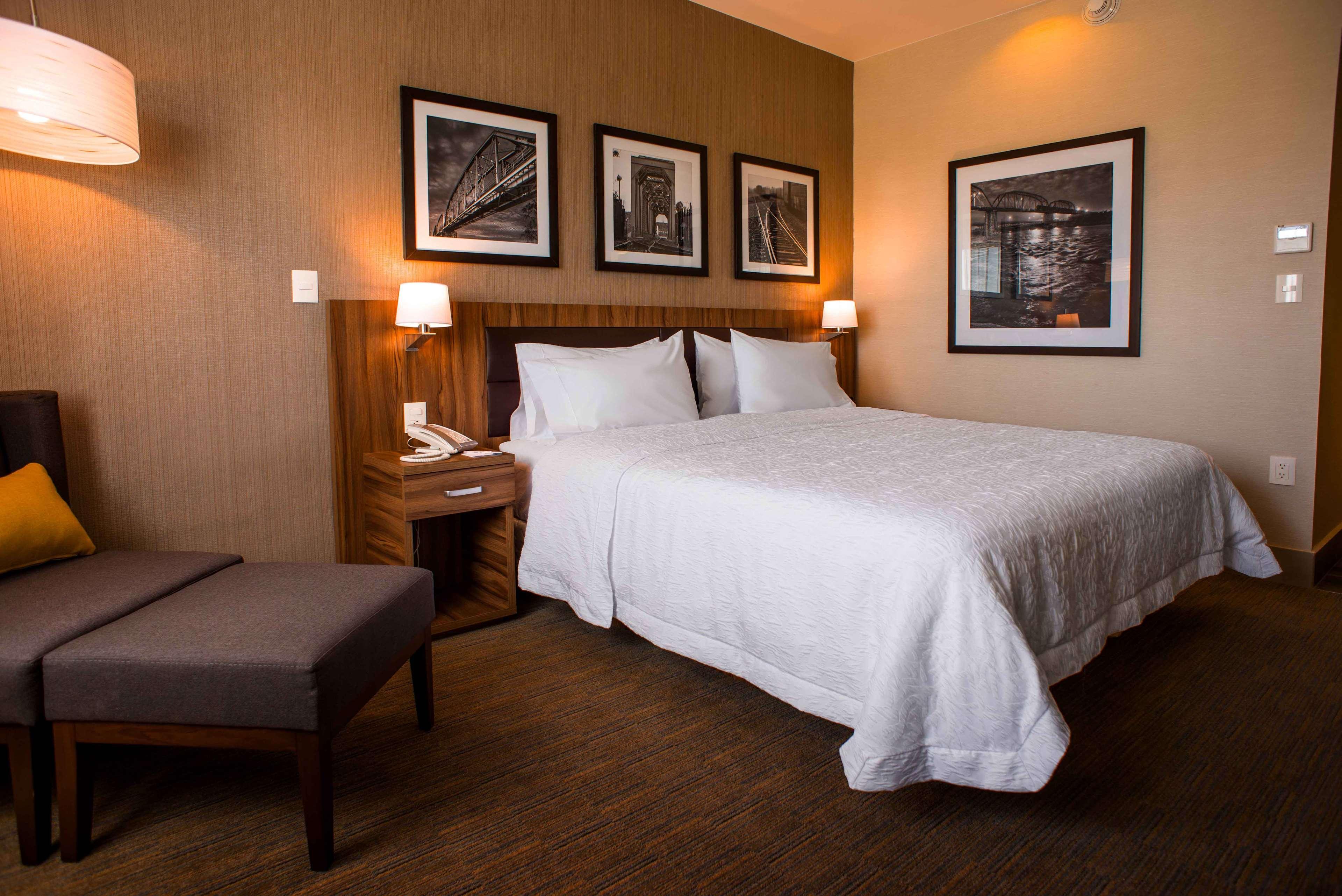Hampton Inn Piedras Negras Exteriör bild
