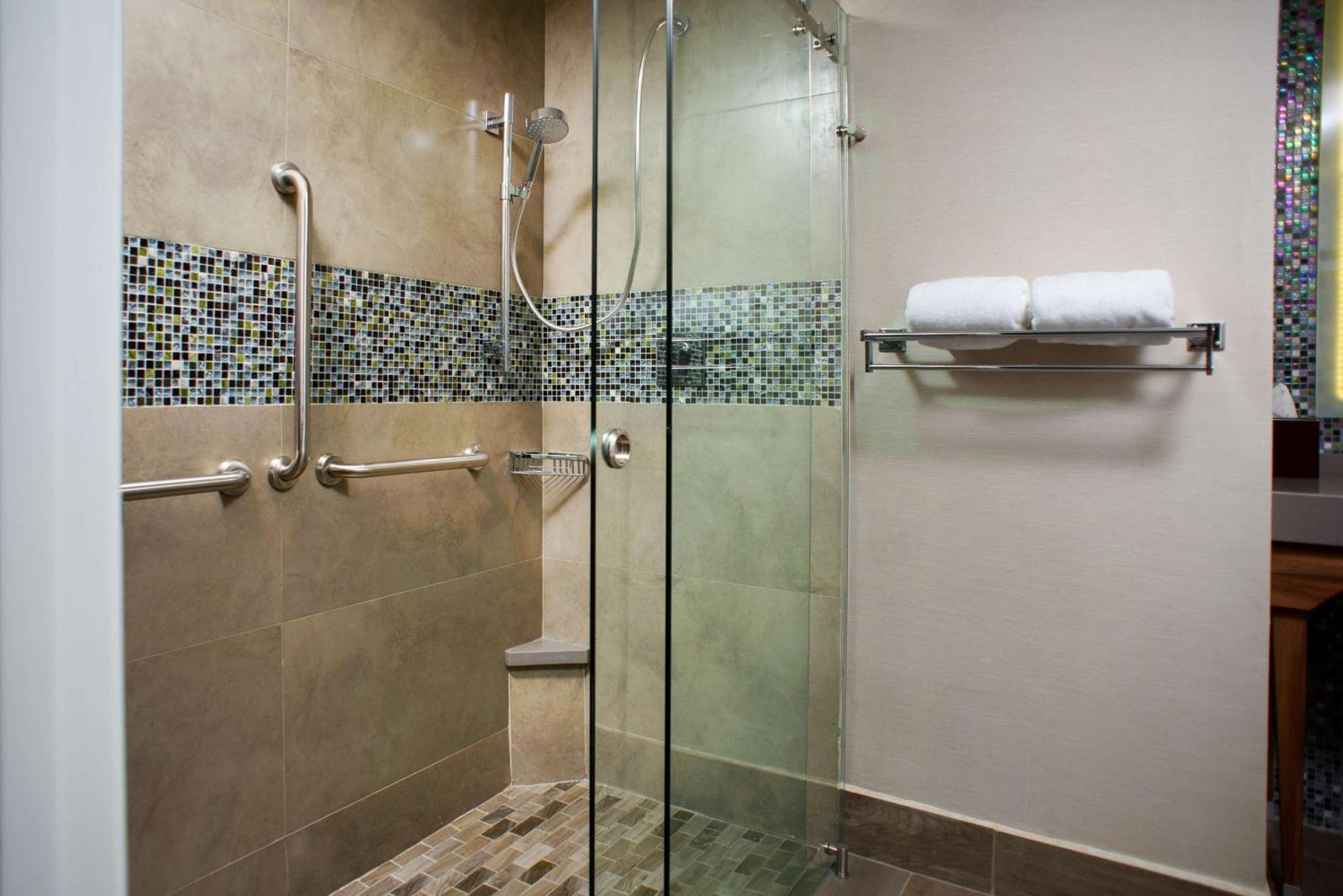 Hampton Inn Piedras Negras Exteriör bild