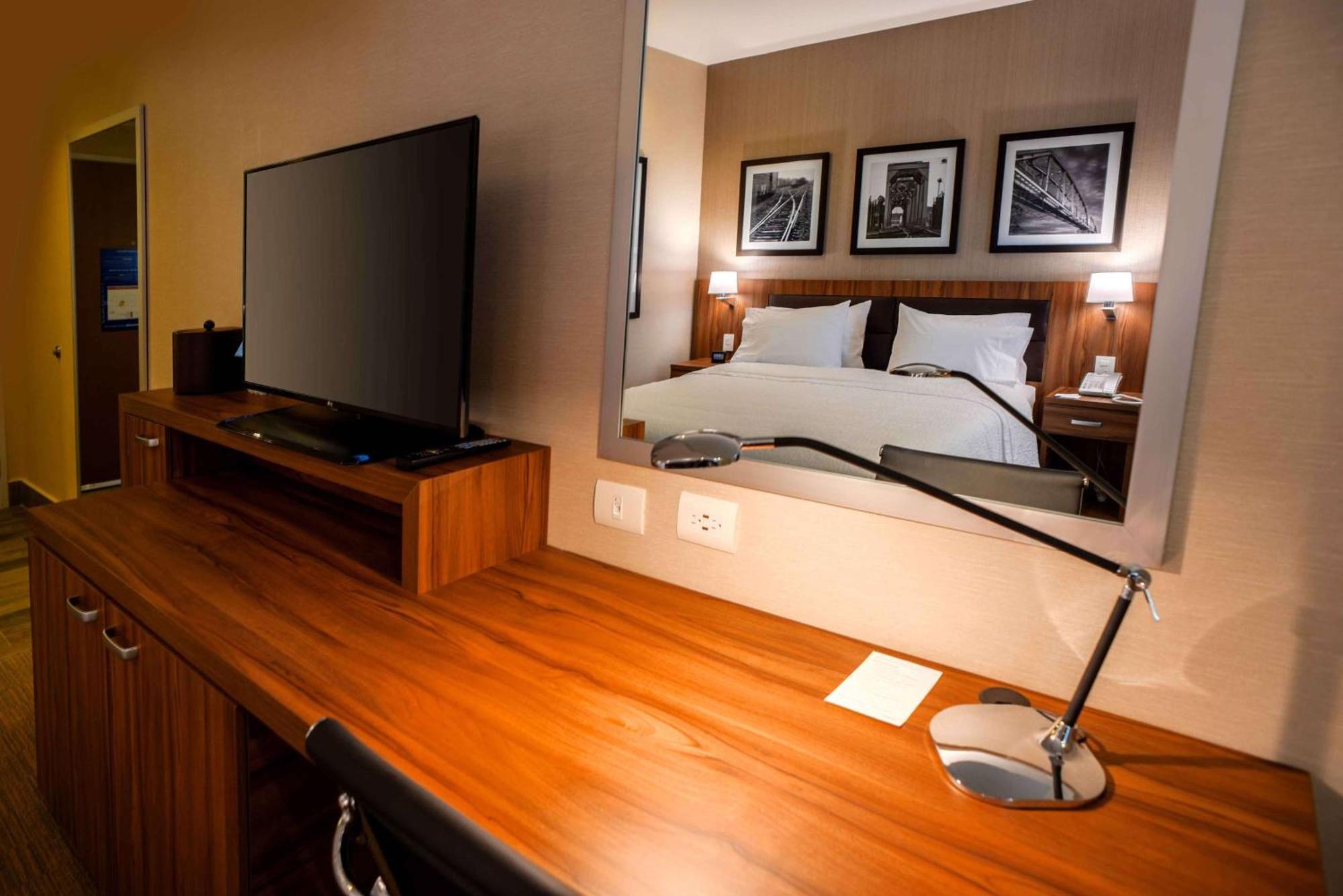 Hampton Inn Piedras Negras Exteriör bild