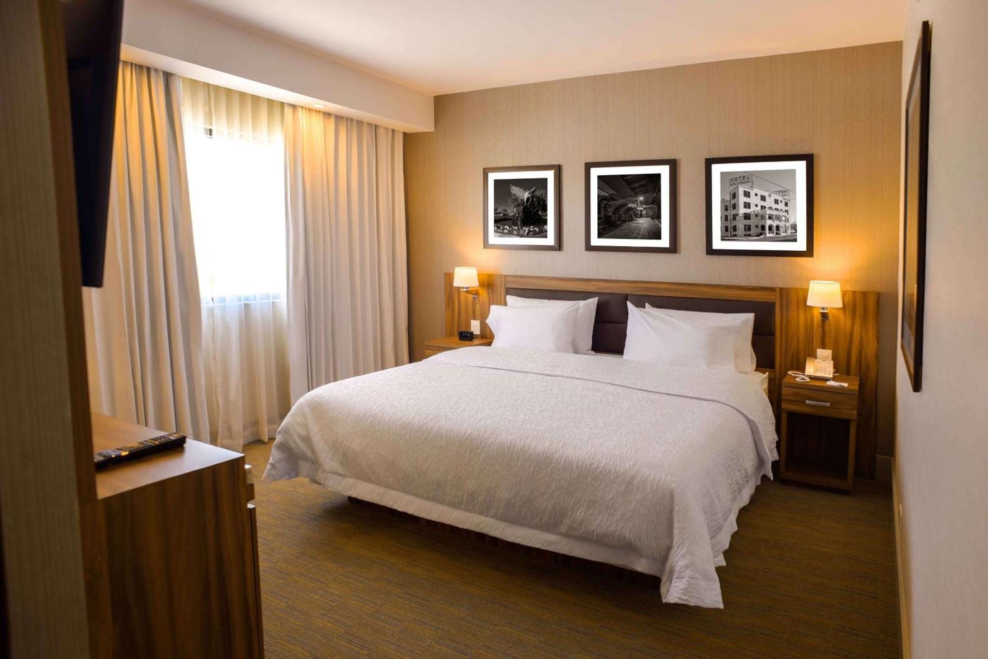 Hampton Inn Piedras Negras Exteriör bild