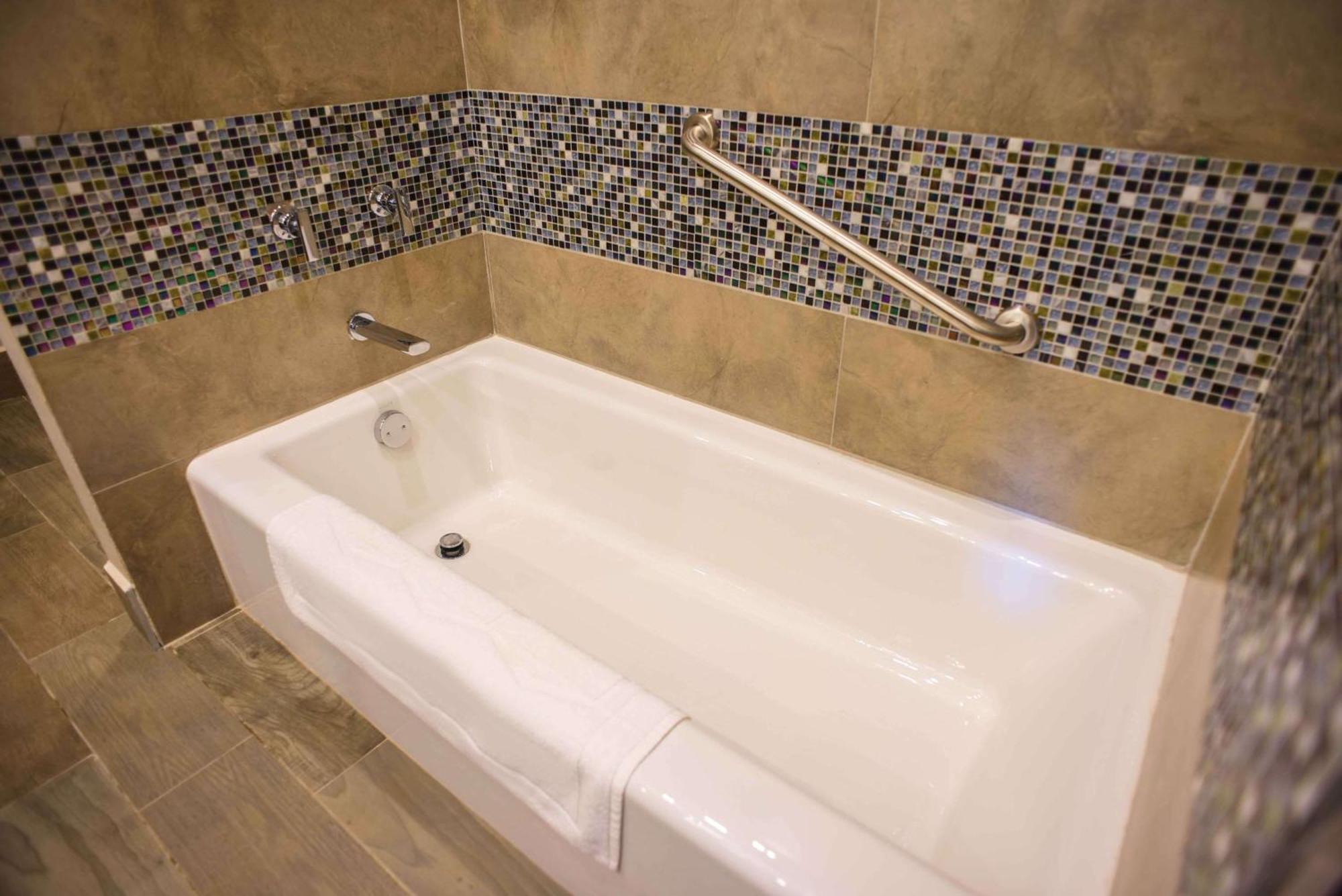 Hampton Inn Piedras Negras Exteriör bild