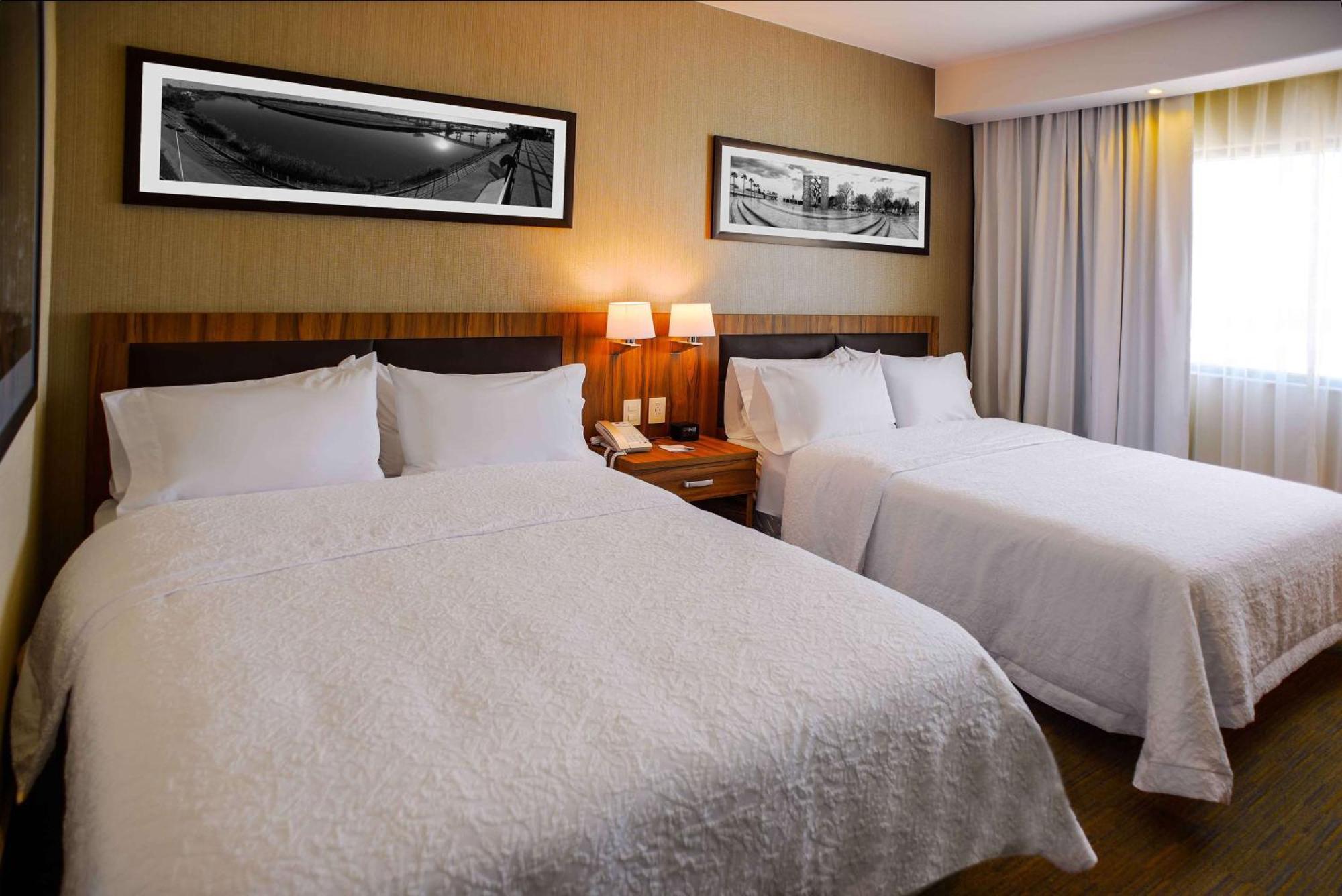 Hampton Inn Piedras Negras Exteriör bild