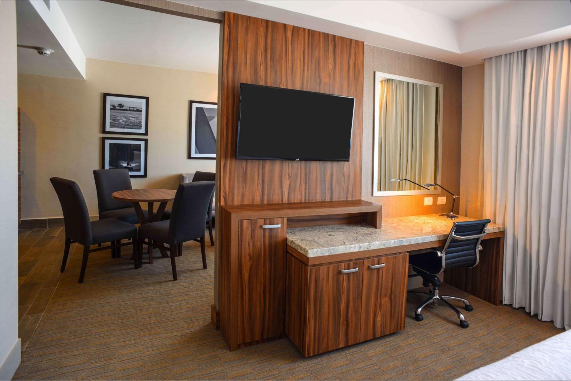 Hampton Inn Piedras Negras Exteriör bild