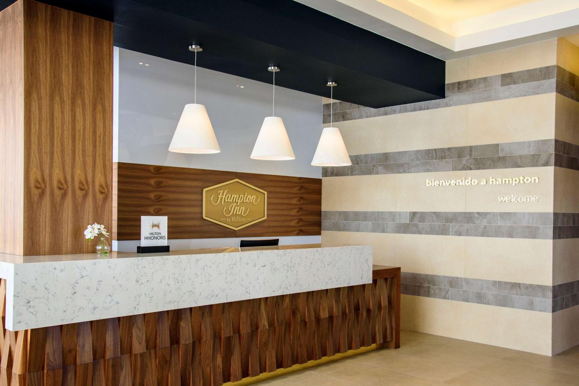 Hampton Inn Piedras Negras Exteriör bild