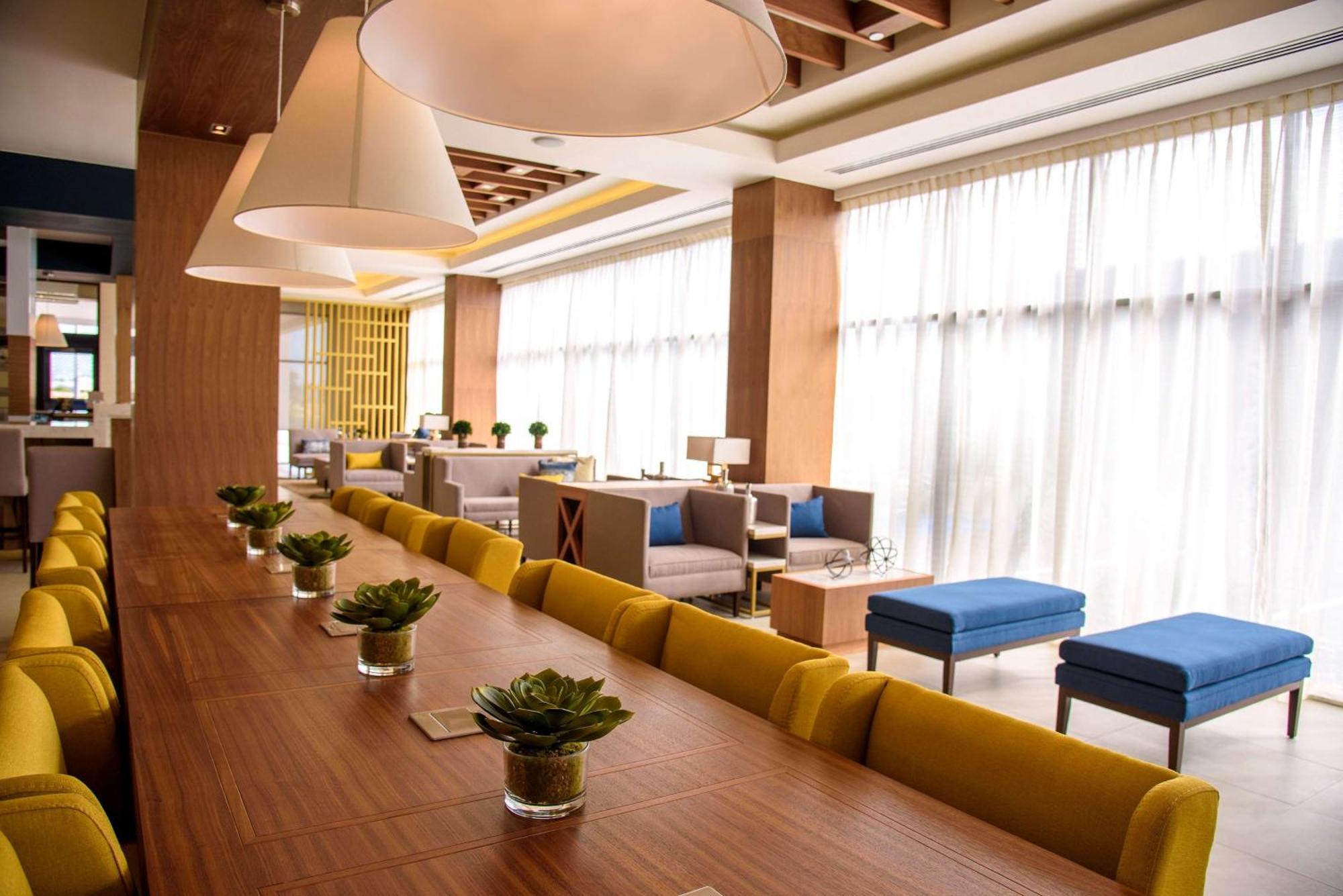 Hampton Inn Piedras Negras Exteriör bild