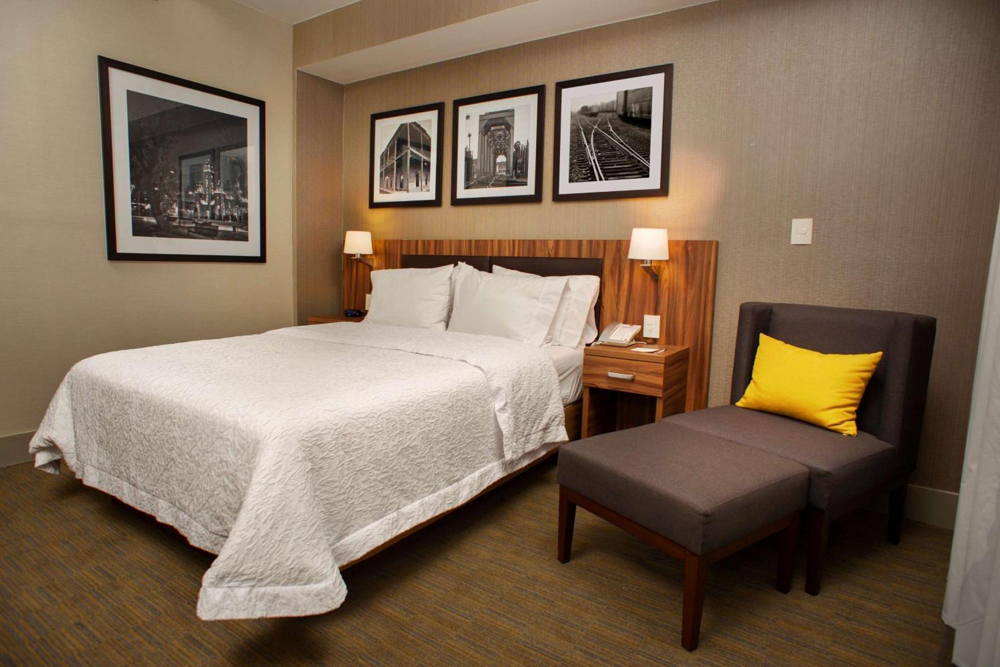 Hampton Inn Piedras Negras Exteriör bild