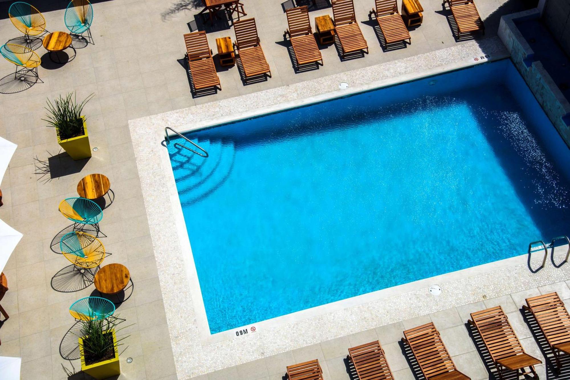 Hampton Inn Piedras Negras Exteriör bild